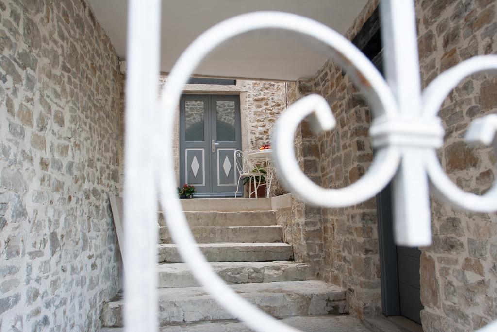 Houses Of موتوفون المظهر الخارجي الصورة